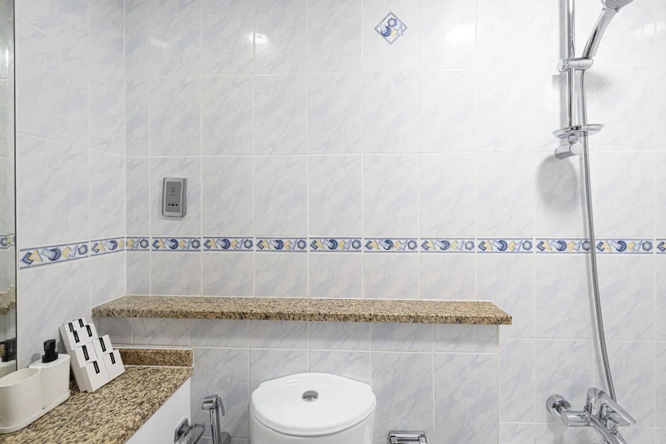 Apartment Lake View Studio Near Marina With Pool, Balcony And Gym Dubai United Arab Emirates
