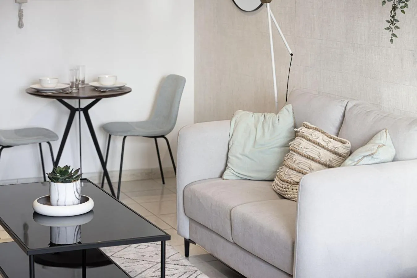 Lake View Studio Near Marina With Pool, Balcony And Gym Dubai