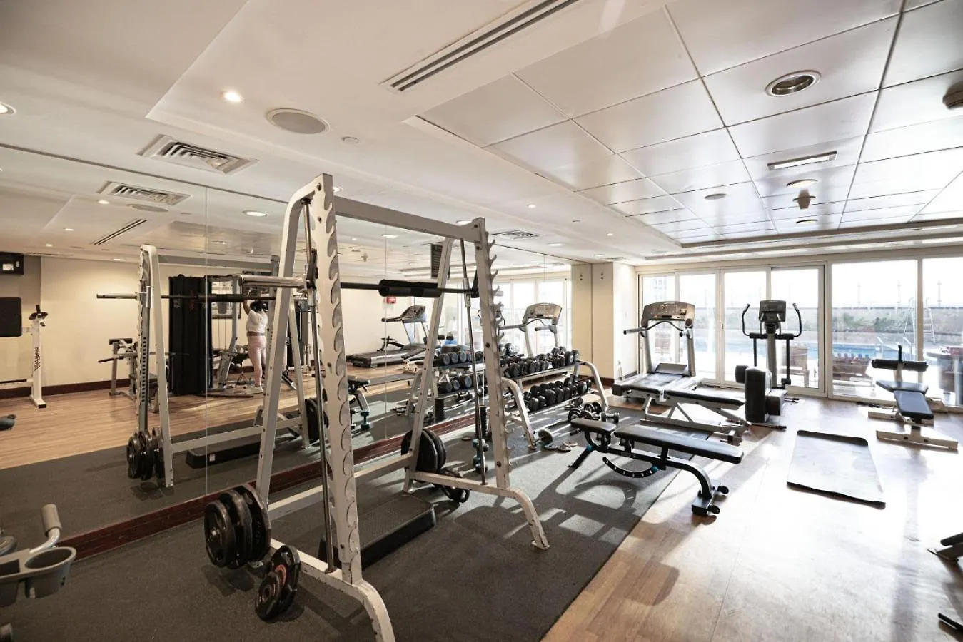 Apartment Lake View Studio Near Marina With Pool, Balcony And Gym Dubai