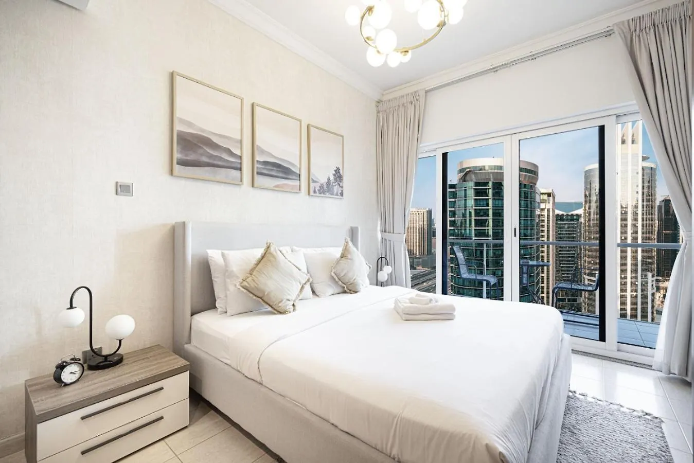 Lake View Studio Near Marina With Pool, Balcony And Gym Dubai