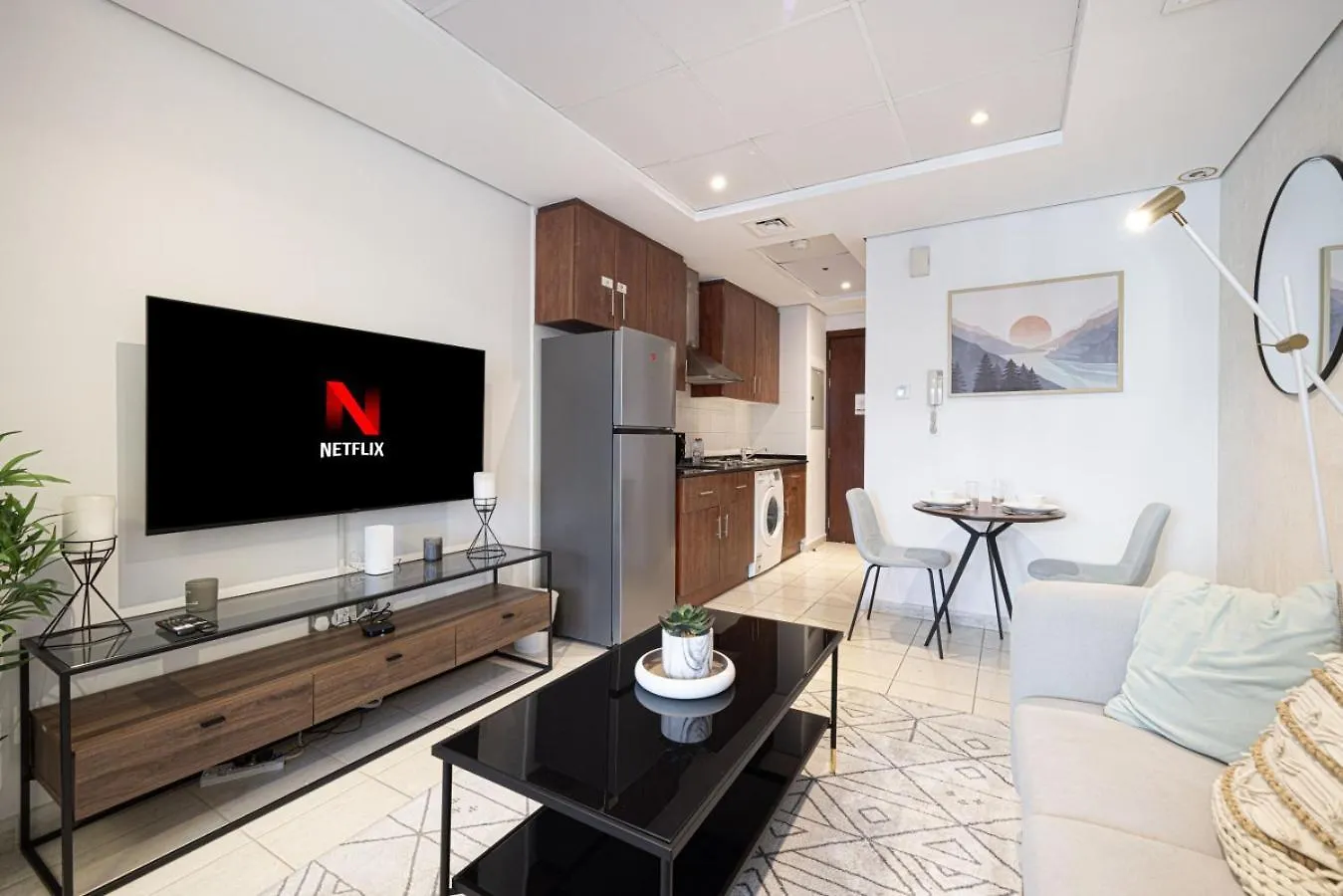 Lake View Studio Near Marina With Pool, Balcony And Gym Dubai