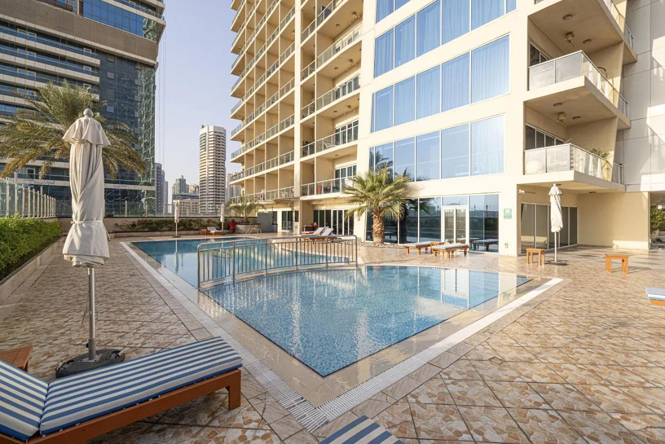 Lake View Studio Near Marina With Pool, Balcony And Gym Dubaj 0*,  Spojené arabské emiráty